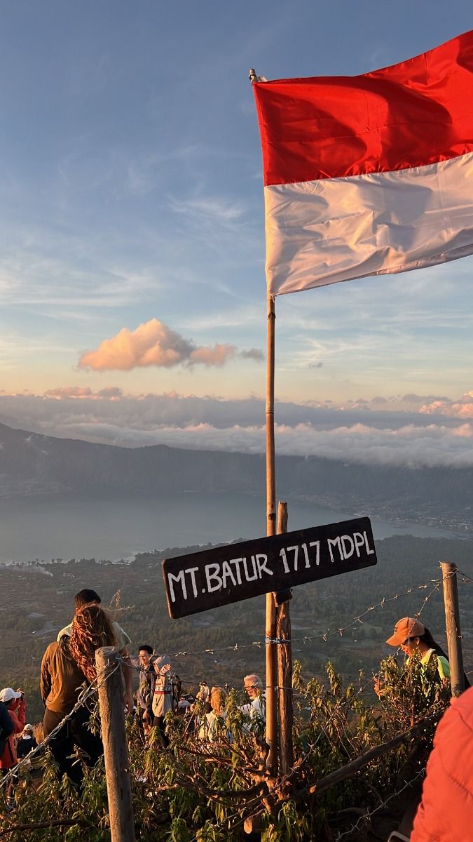 Kintamani/Mount Batur, Ubud sightseeing, Tegenungan Waterfall, Coffee Plantation & Bali Swing.